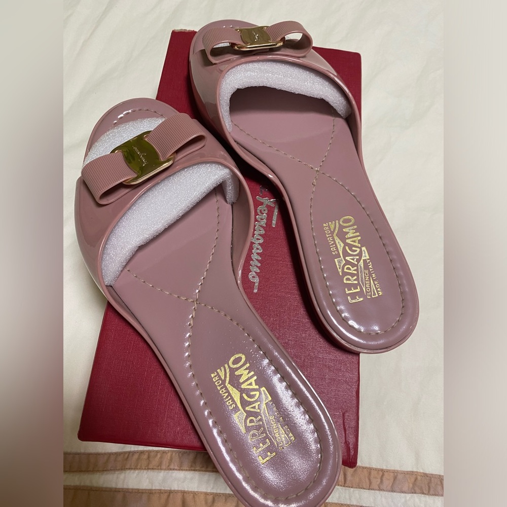 Salvatore Ferragamo Varina Slides
